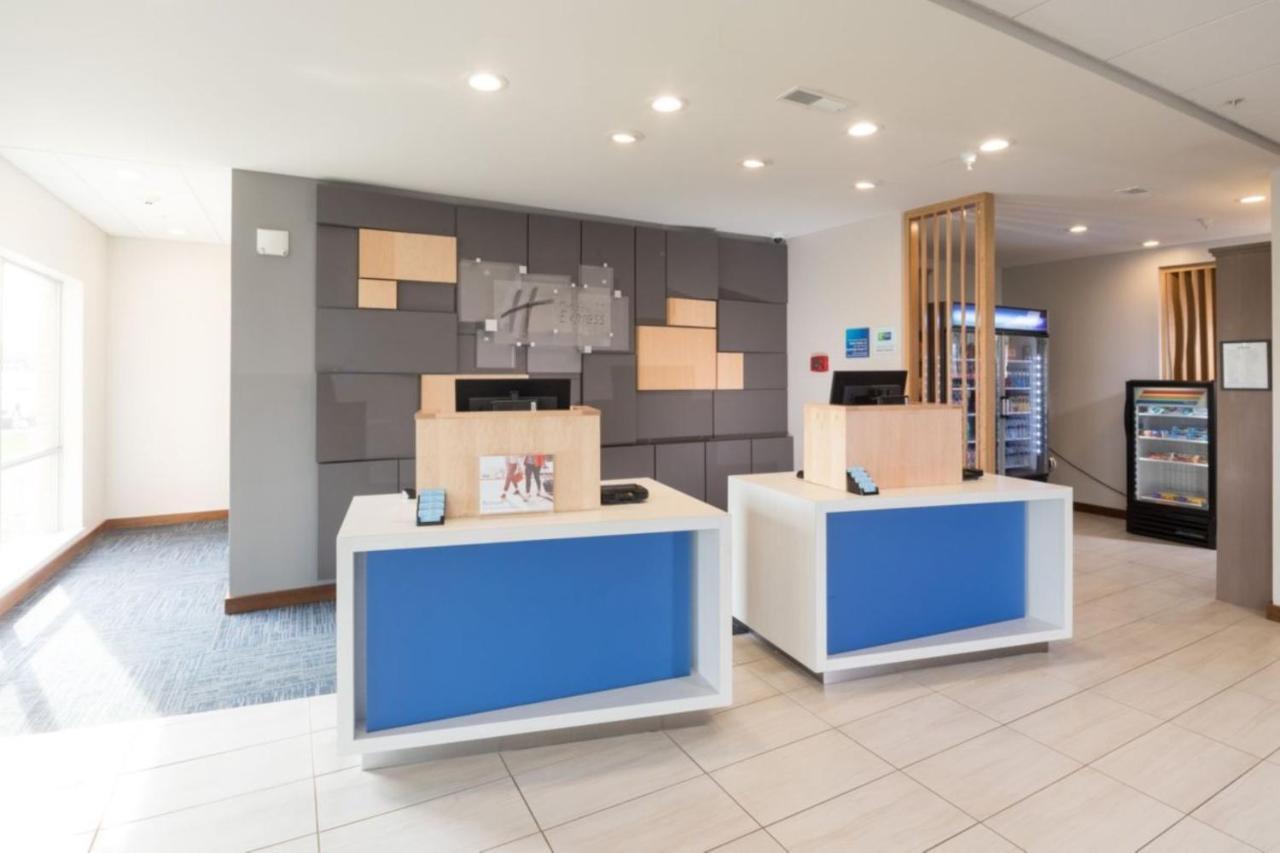 Holiday Inn Express & Suites - Michigan City By Ihg Екстериор снимка