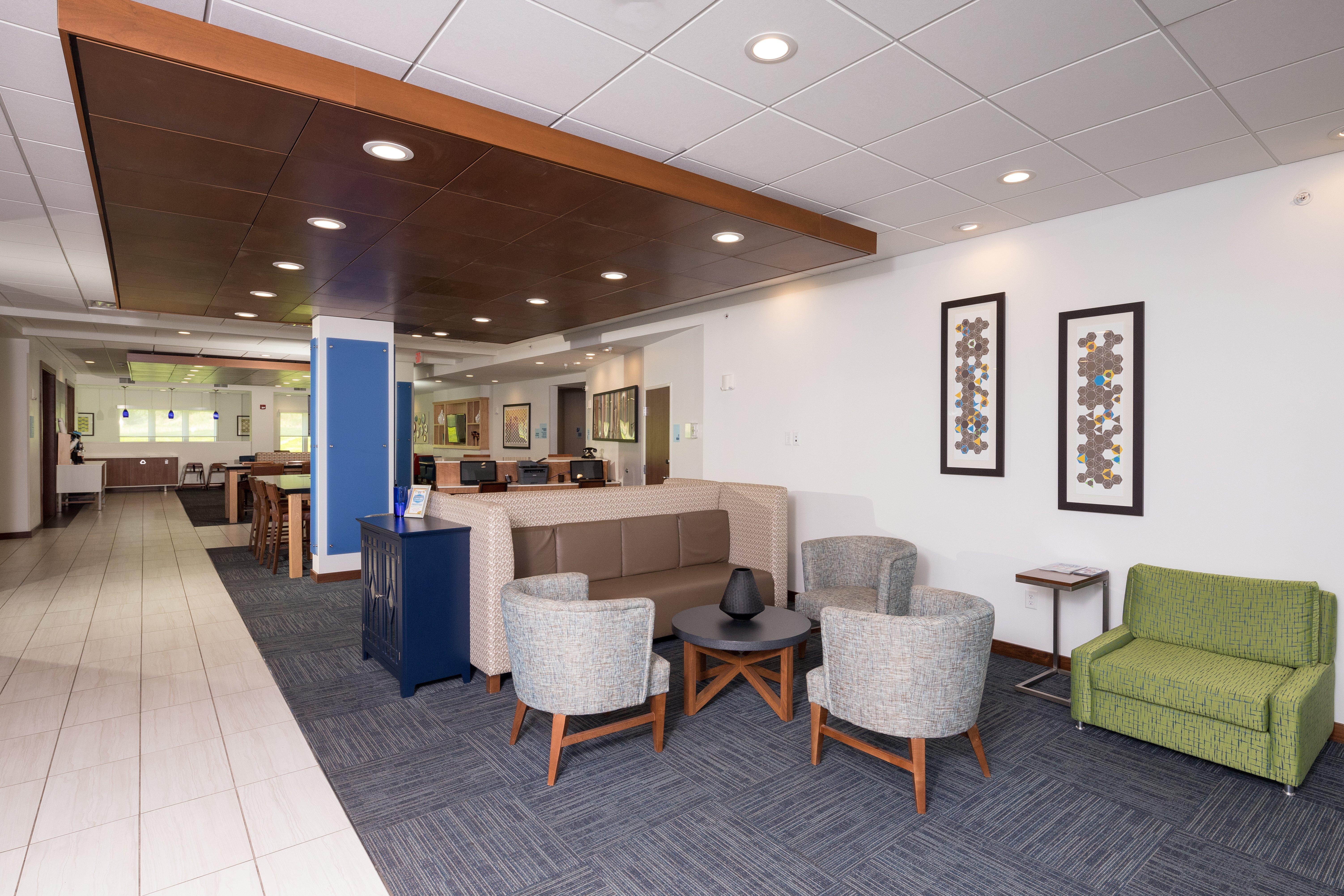 Holiday Inn Express & Suites - Michigan City By Ihg Екстериор снимка