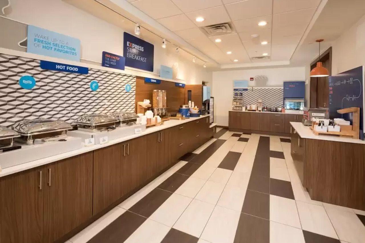 Holiday Inn Express & Suites - Michigan City By Ihg Екстериор снимка
